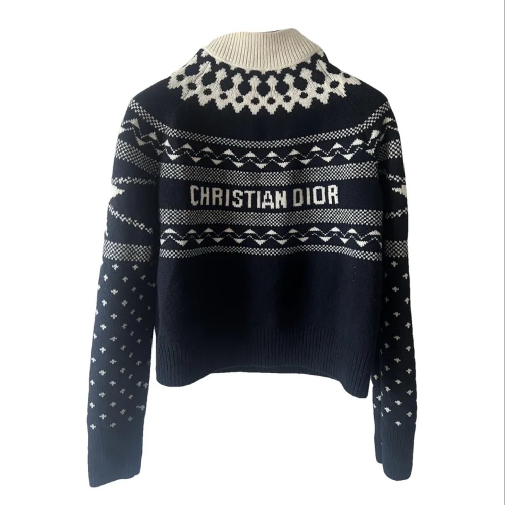 Authentic Christian Dior sweater w orginal Dior red garment bag